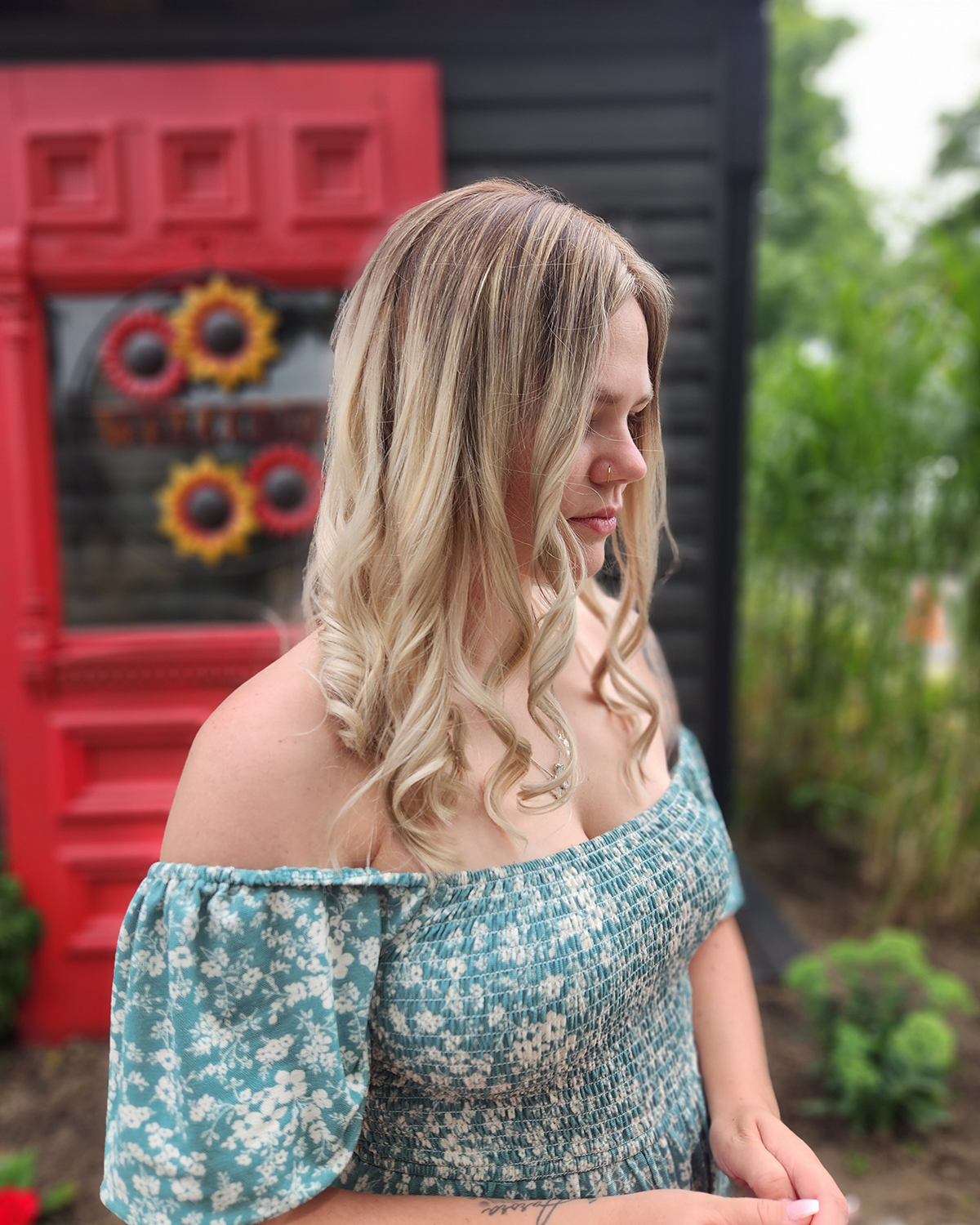 light blonde long hair curly